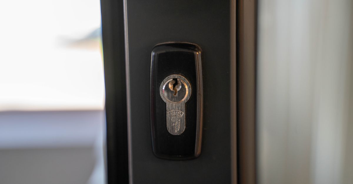 Broken Key Extraction — Iron Locksmiths