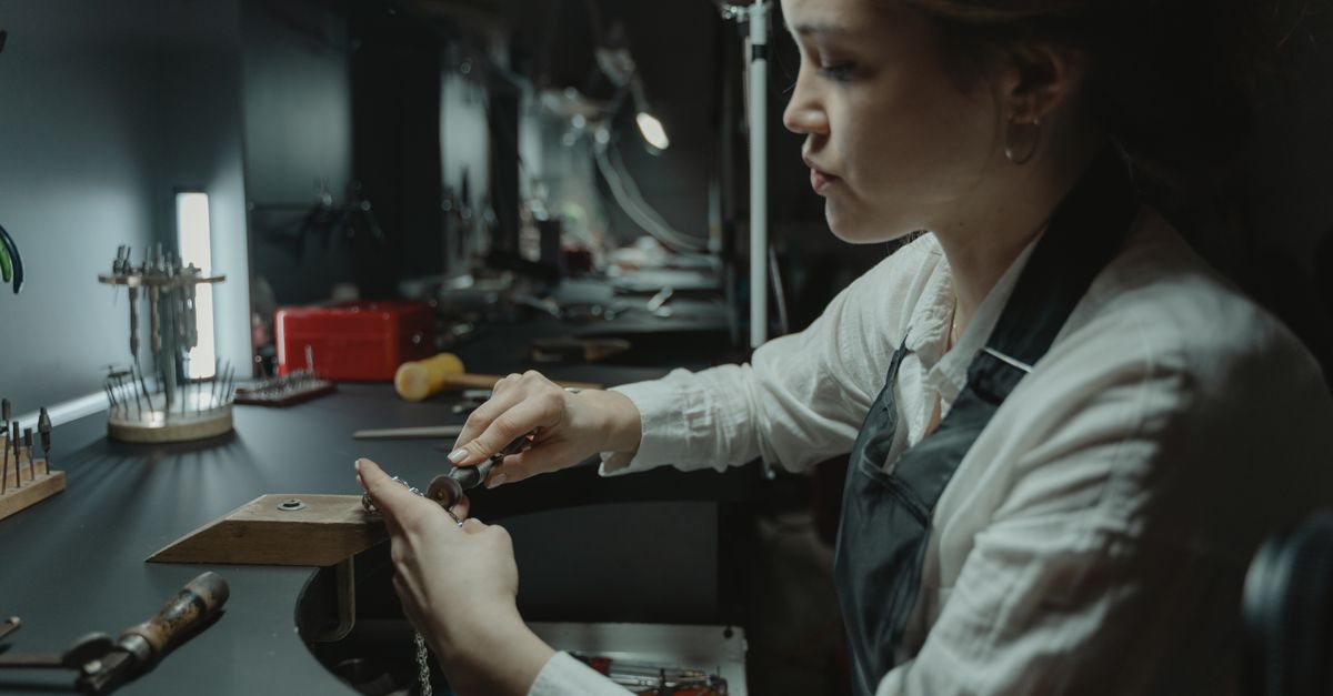 key maker professional — Iron Locksmiths