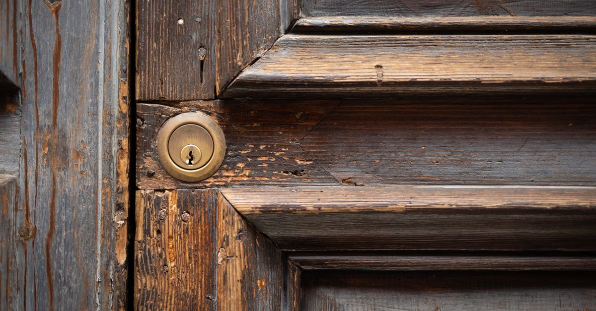 Emergency Commercial Locksmith Service When Your Business Is Locked Out — Iron Locksmiths